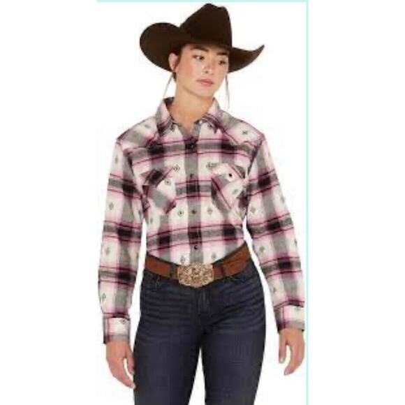 Wrangler Women's Retro Western Shirt SMALL‎ Pink Aztec Flannel Pearl Snap NWT - Picture 1 of 5